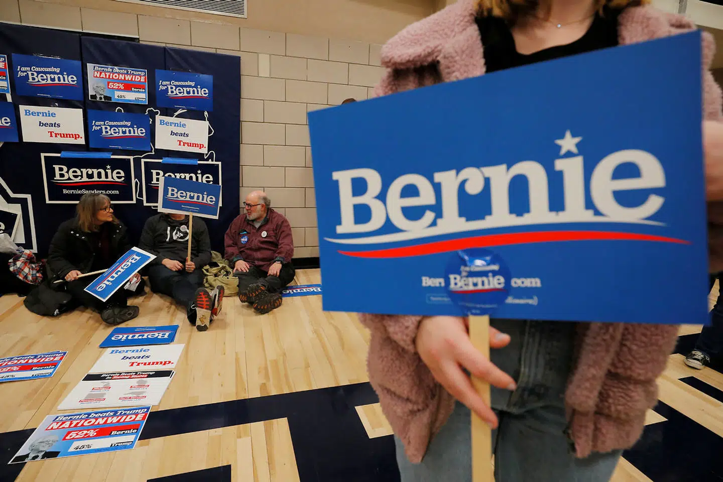 Bernie Sanders' støtter til caucus i Des Moines, Iowa.