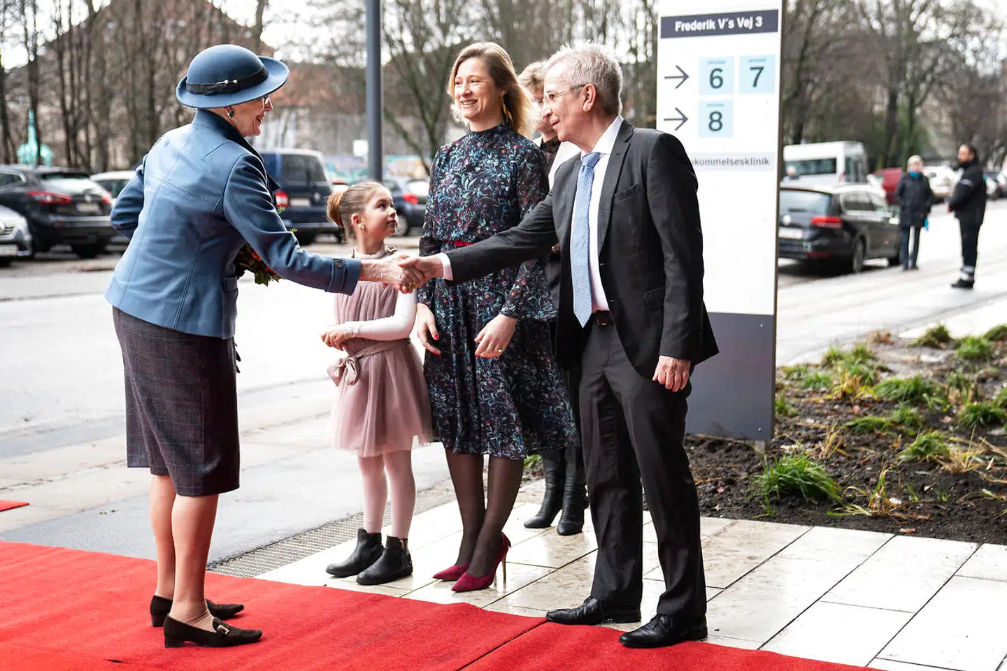 Det nye nordfløj-byggeri ved Rigshospitalet blev officielt indviet af dronning Margrethe i midten af januar. Nu betyder skader på vandrørene, at indflytningen udskydes til hen mod sommerferien.