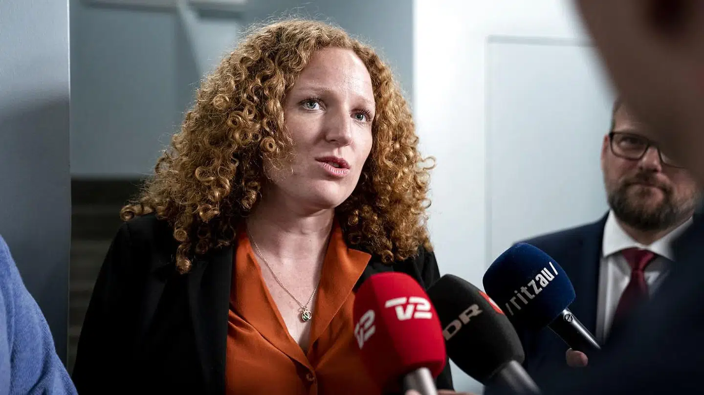 Retsordfører Rosa Lund (EL) mener efterhånden, det er tid til at skærpe tilsynet med efterretningstjenesterne. Senest understreger Berlingskes historier om Ahmed Samsam – agenten, der blev ladt i stikken – behovet for at se PET og FE mere efter i kortene, siger hun.