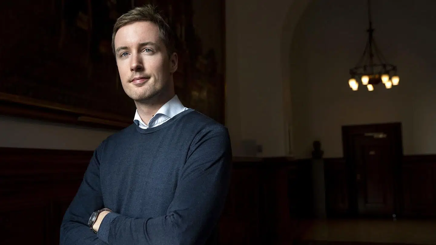 »Husk nu, at de »rige svin« betaler faktisk også en meget høj skat, der er med til at give Fattig-Carina hjemmerullede smøger på bordet,« skriver Torben Steno som svar på Jacob Marks (foto) forslag om mere lige lønninger.