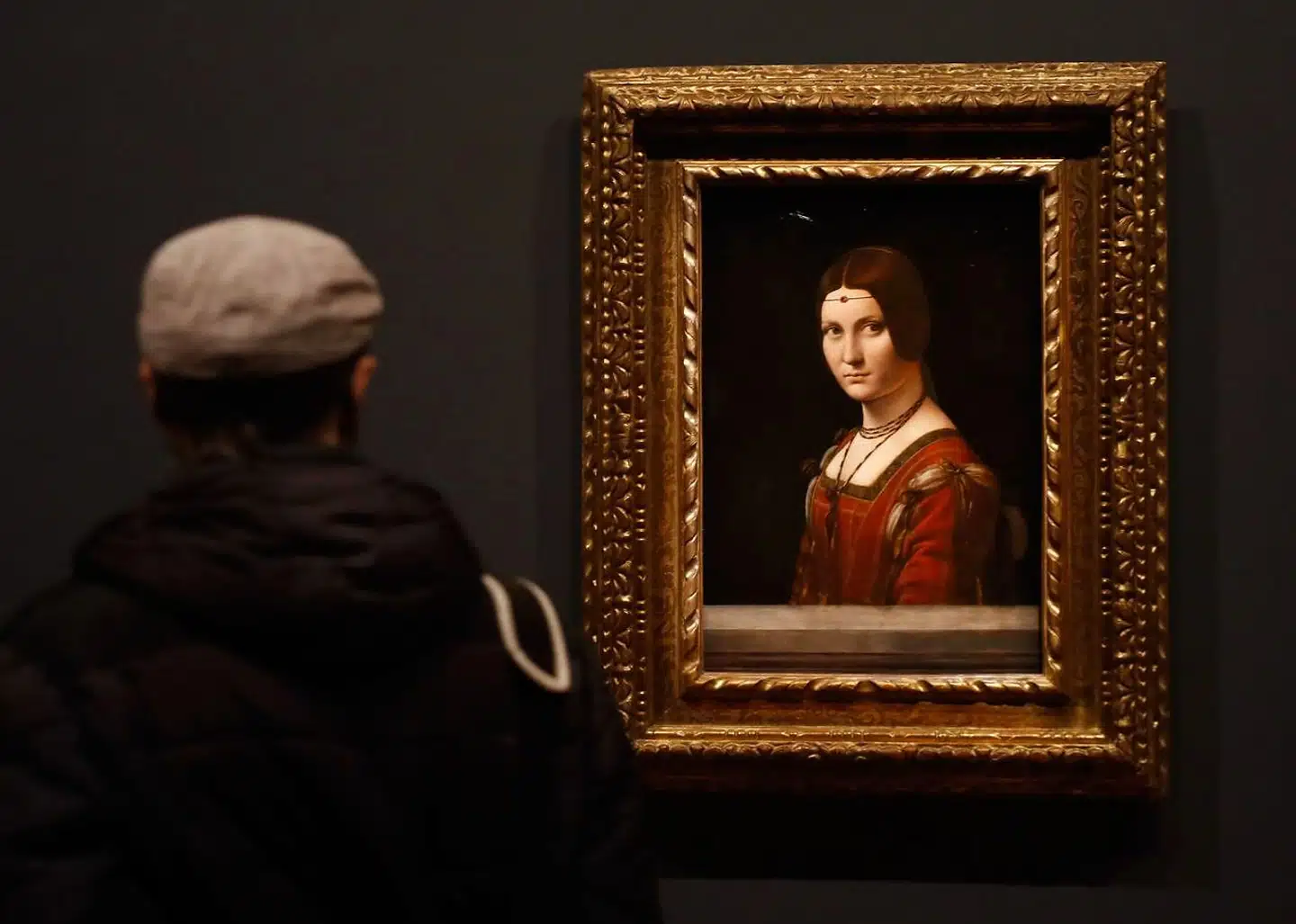 »La belle ferronniere« er Leonardos portræt af en ukendt kvinde og udstillingens signatur. Foto: FRANCOIS GUILLOT / AFP