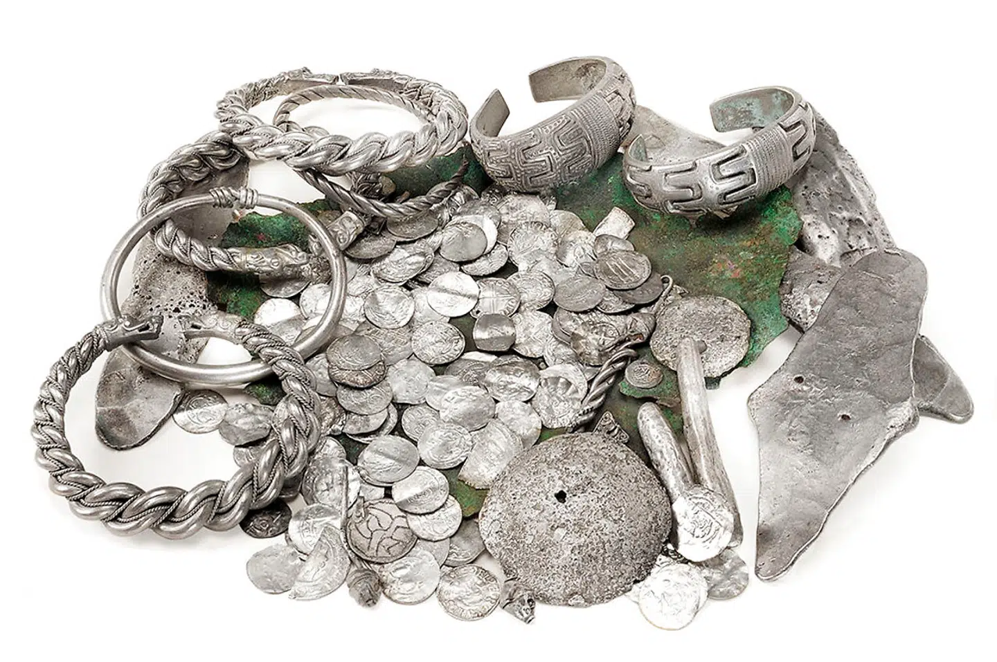 Kungliga Myntkabinetten i Stockholm råder over en stor samling af mønter og sedler, blandt andet den enestående sølvskat fra Burge, der består af smykker og mønter fra vikingetiden.