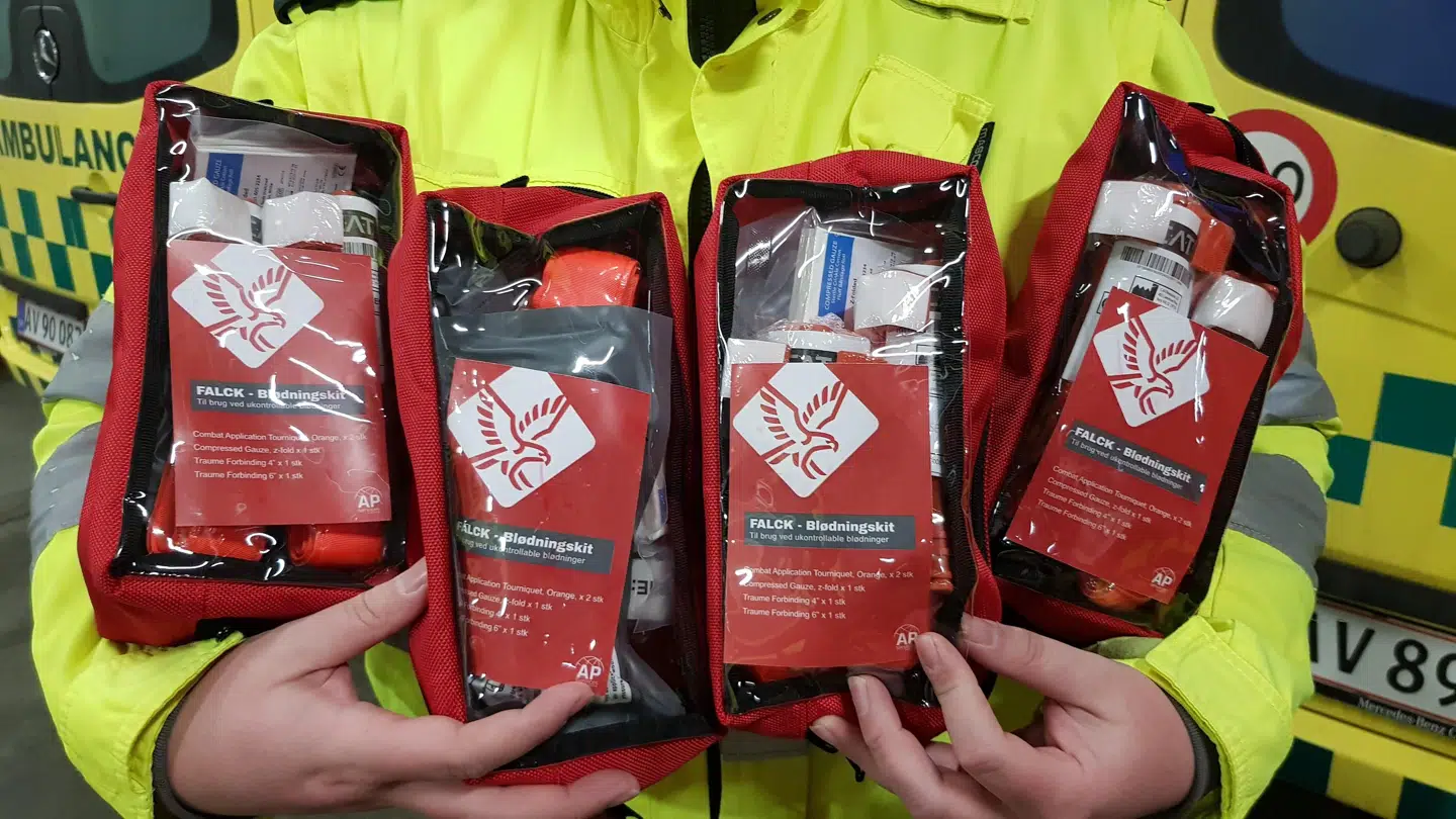 Det nye »blødningskit« gør det muligt at stoppe selv svære blødninger ganske hurtigt, oplyser Falck.
