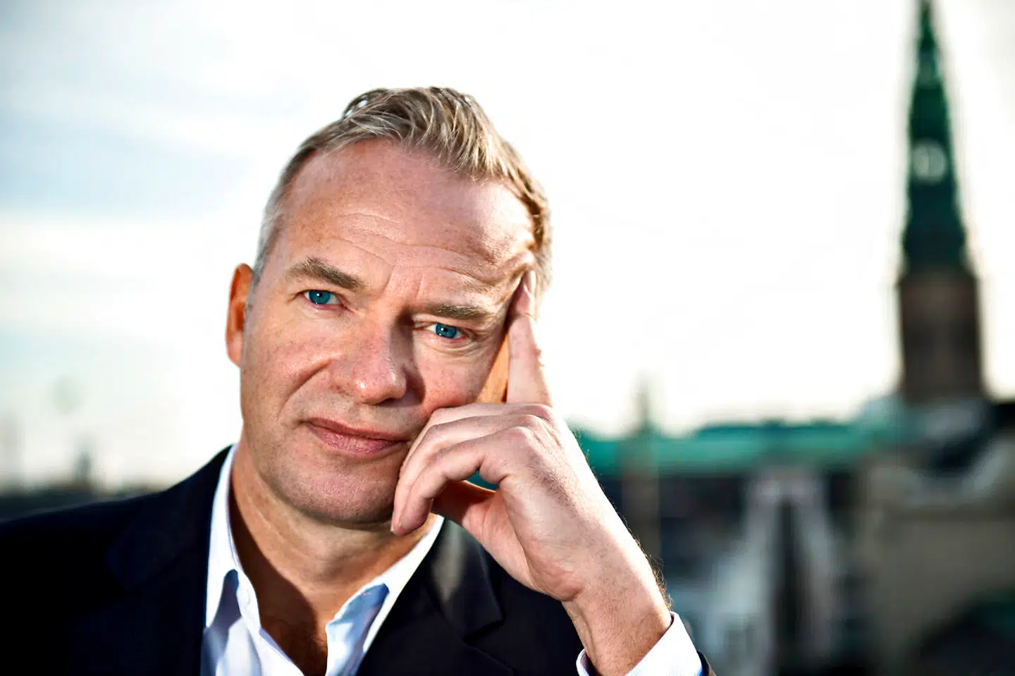 Bestyrelsen i Nordic Eye Management har fyret Lars Tvede som partner. Dermed mister han sin ret til fremtidige gevinster i managementselskabet.