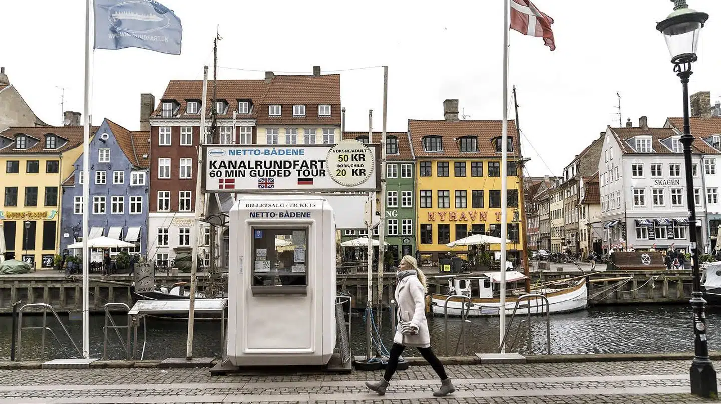 Senst 1. april skal Netto-Bådenes billethus, flag og skilte ifølge Københavns Kommune være fjernet fra kajkanten i Nyhavn.