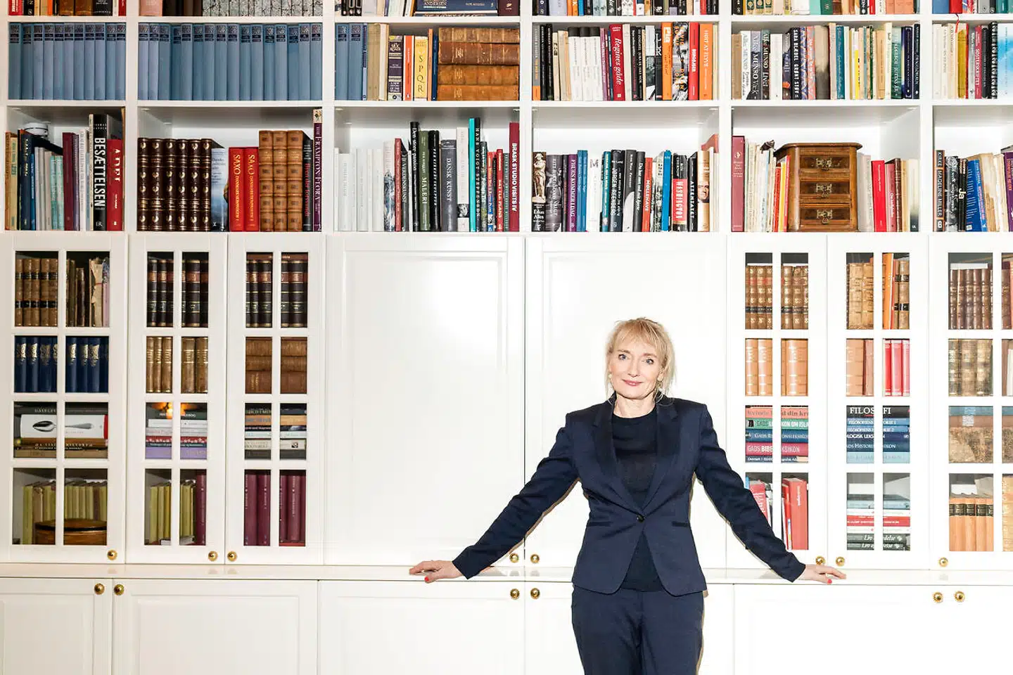 »Hvis jeg nu skal sige noget kritisk om folkekirken - og det kan jeg høre, du gerne vil have - så er det, at vi har glemt højmessens mysterium og altergangens fællesskab.«