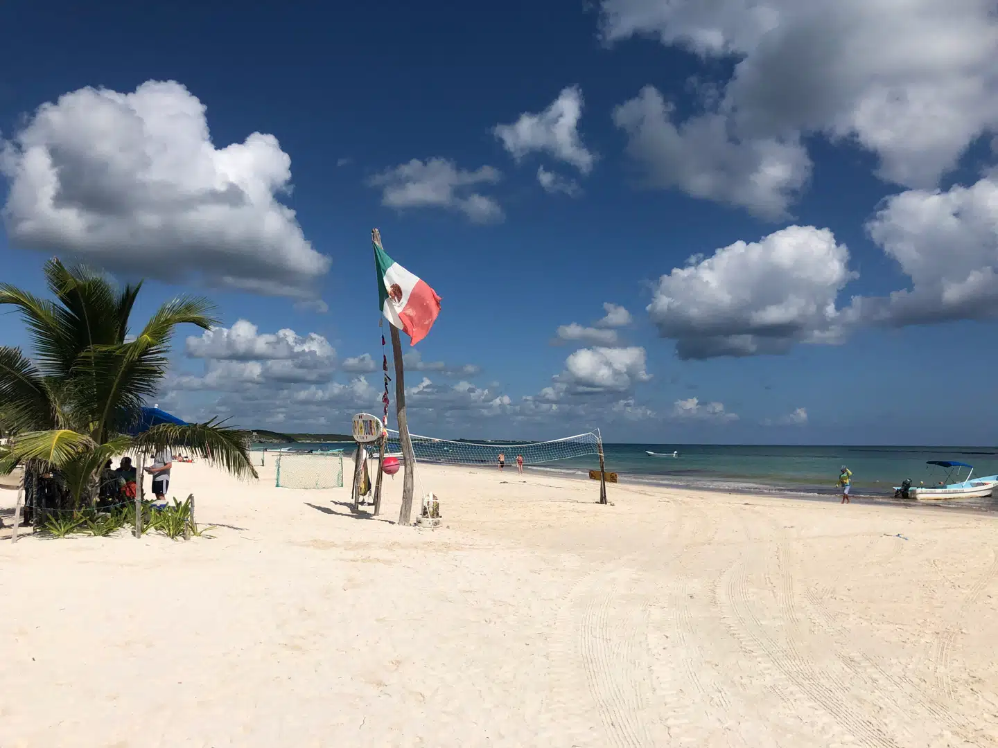 Playa Pescadores blev hurtigt vores yndlingsstrand i Tulum.