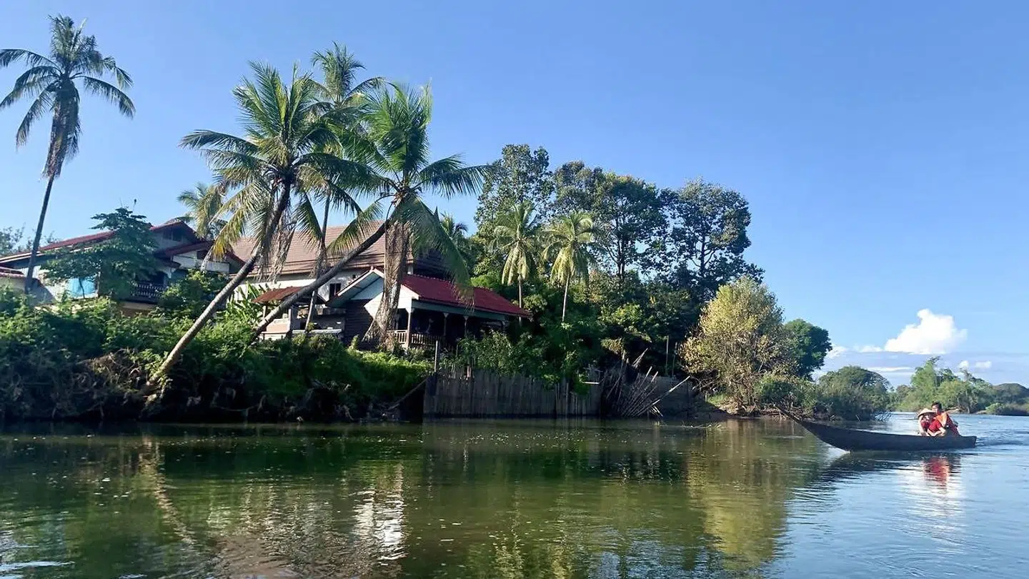 Palmetræer, afslapning og en nærmest søvning atmosfære er det helt store trækplaster ved området Siphandon – eller på dansk: 4000 øer.