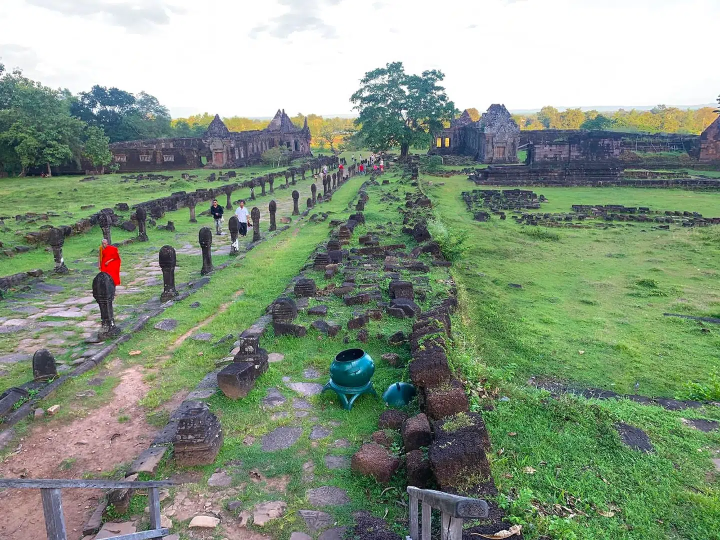 Vat Phou-templet kan spores tilbage til det 5.-6. århundrede og er en af de store attraktioner i det sydlige Laos.