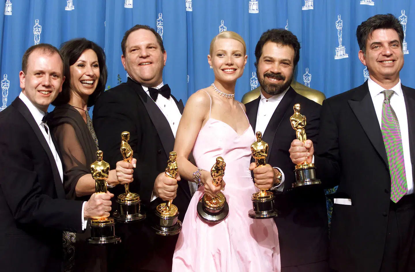 Da Weinstein stod i spidsen for Miramax, vandt han en række prestigiøse priser, blandt andet en Oscar for »Shakespeare in Love«. Gwyneth Paltrow fik også en Oscar for bedste hovedrolle og takkede Weinstein i sin tale, selv om han forinden havde udsat hende for sexchikane og kun stoppede, fordi Paltrows daværende kæreste, Brad Pitt, tog fat i ham.