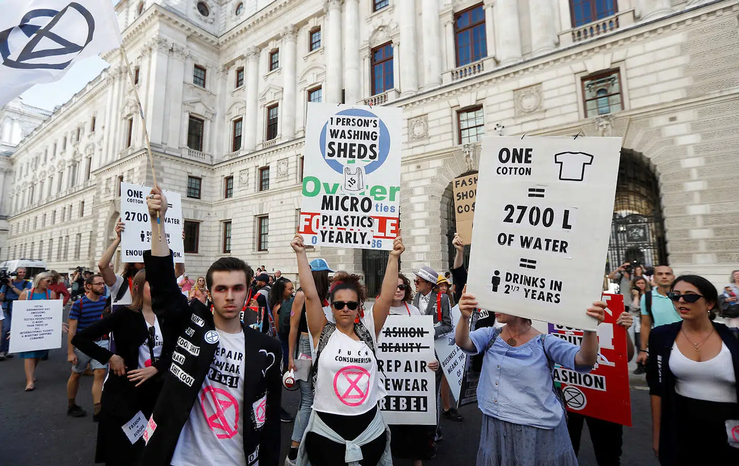 Miljøaktivister protesterede mod London Fashion Week i efteråret 2019.