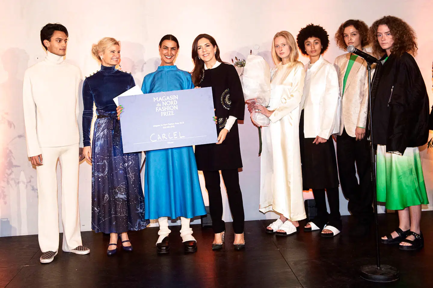 Kronprinsessen overrakte Magasin du Nord Fashion Prize 2019 til Carcel og direktør Veronica D'Souza på Charlottenborg i november sidste år.