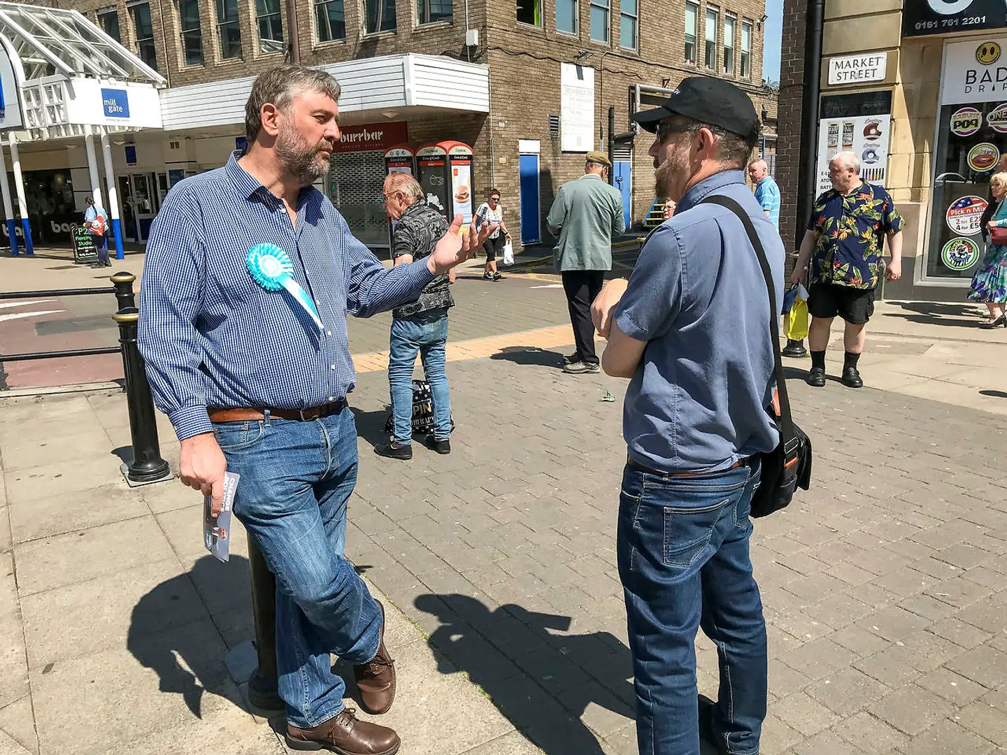 Henrik Overgaard-Nielsen har boet i London i 20 år. Sidste år blev han valgt ind i Europa-Parlamentet for The Brexit Party. Her er han fotograferet under sin valgkampagne.
