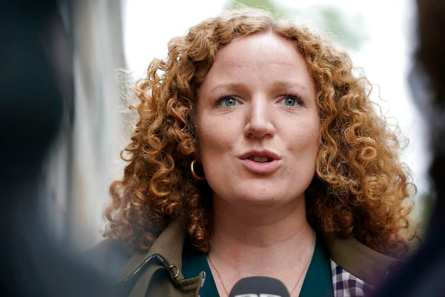 »Jeg er generelt bekymret for den magt, som et privat firma som Facebook har over vores ytringsfrihed,« siger Enhedslistens rets- og demokratiordfører, Rosa Lund.