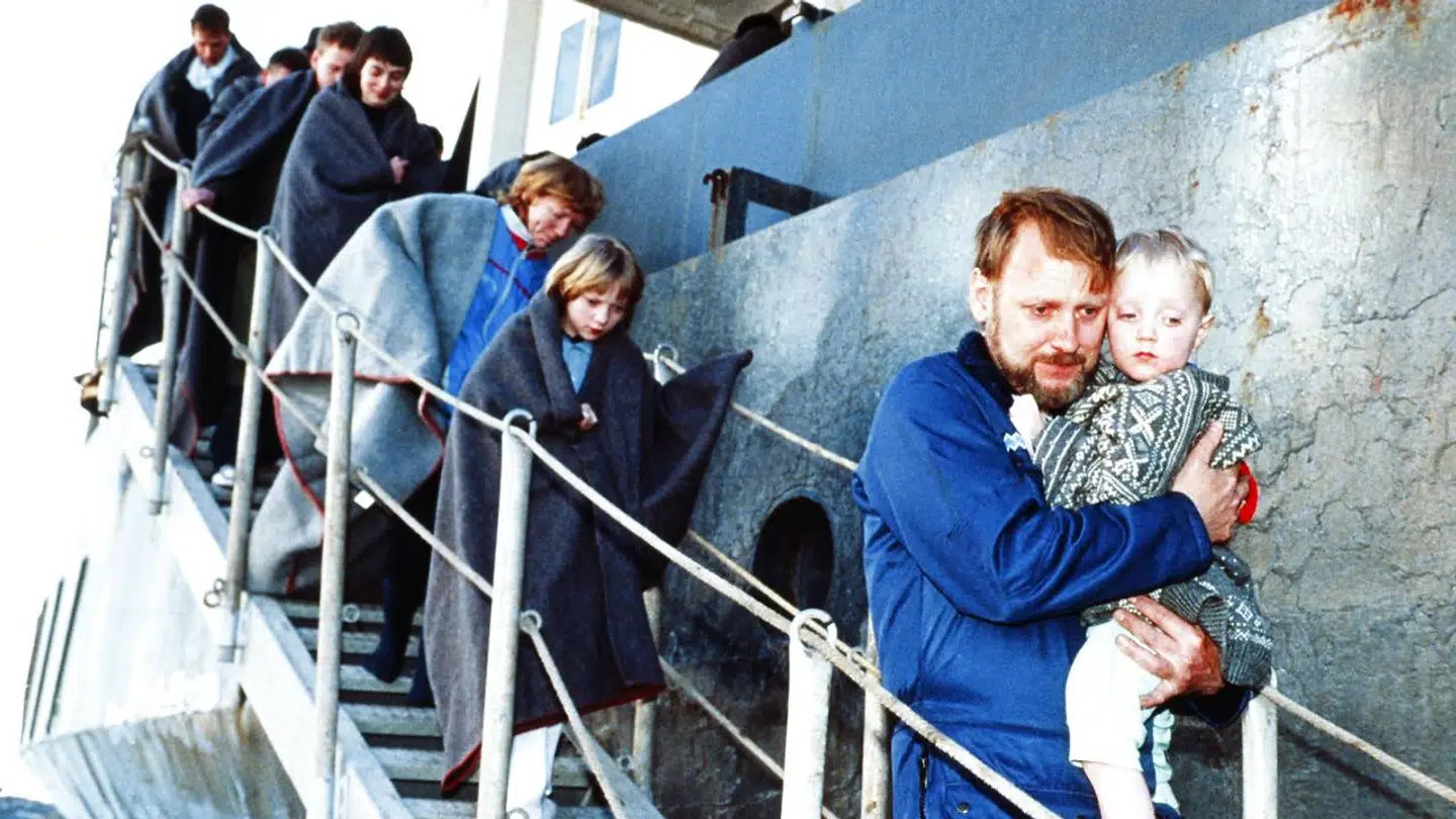 Den specifikke historiske katastrofe fungerer godt som en fjern, men ulykkessvanger rammesættende begivenhed.