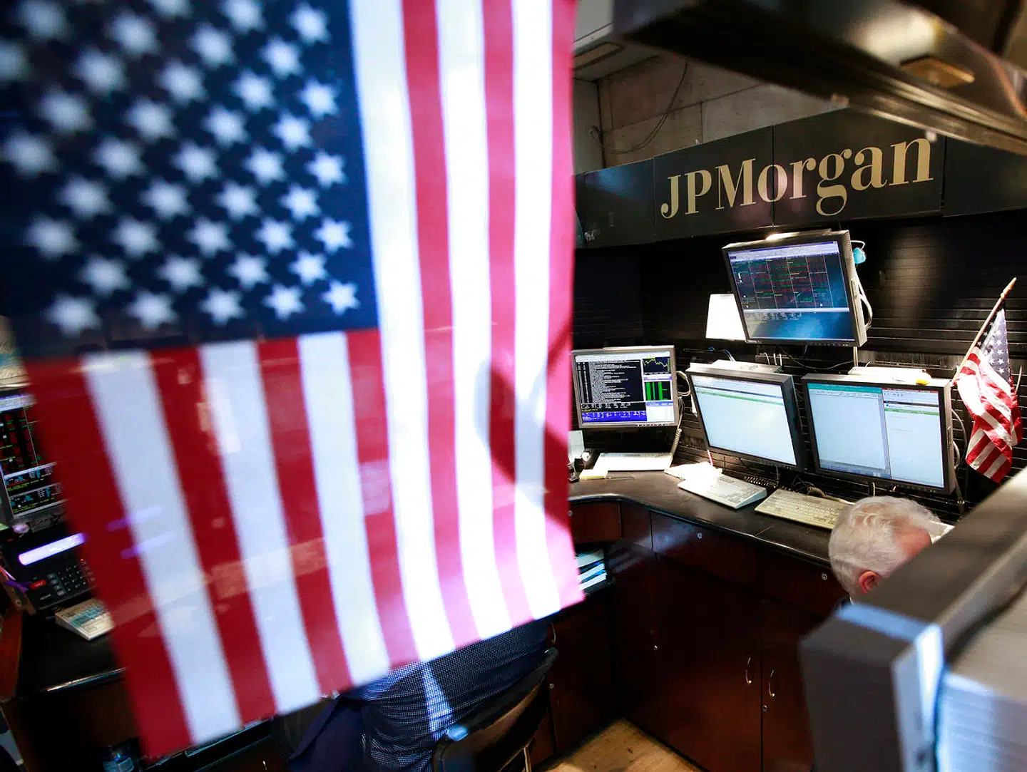 Den amerikanske storbank J.P. Morgan åbner en investeringsbank og et private banking kontor i København og gør klar til at tage en bid fra de andre etablerede nordiske og danske banker.