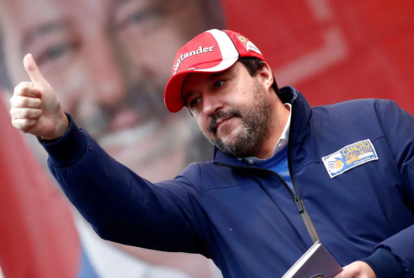 Forleden stod det højrenationale Legas leder, Matteo Salvini, bag et omdiskuteret mediestunt i Bologna. Og hans stunt har tjent sit formål – forud for søndagens skæbnevalg taler alle i Italien nemlig igen om Salvini.