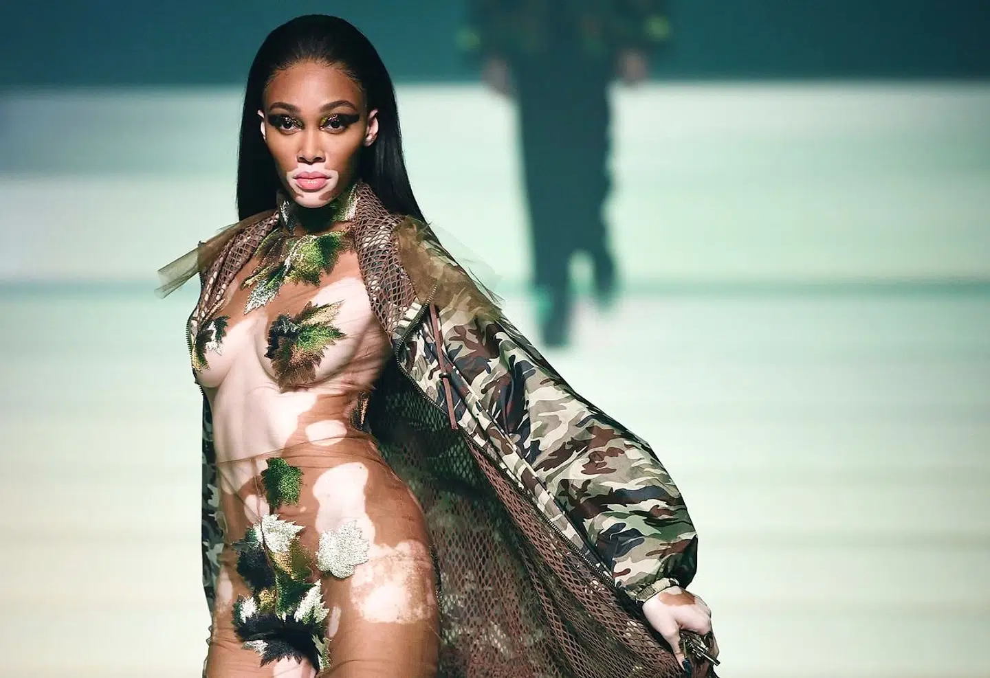 Den canadiske model Winnie Harlow på catwalken.