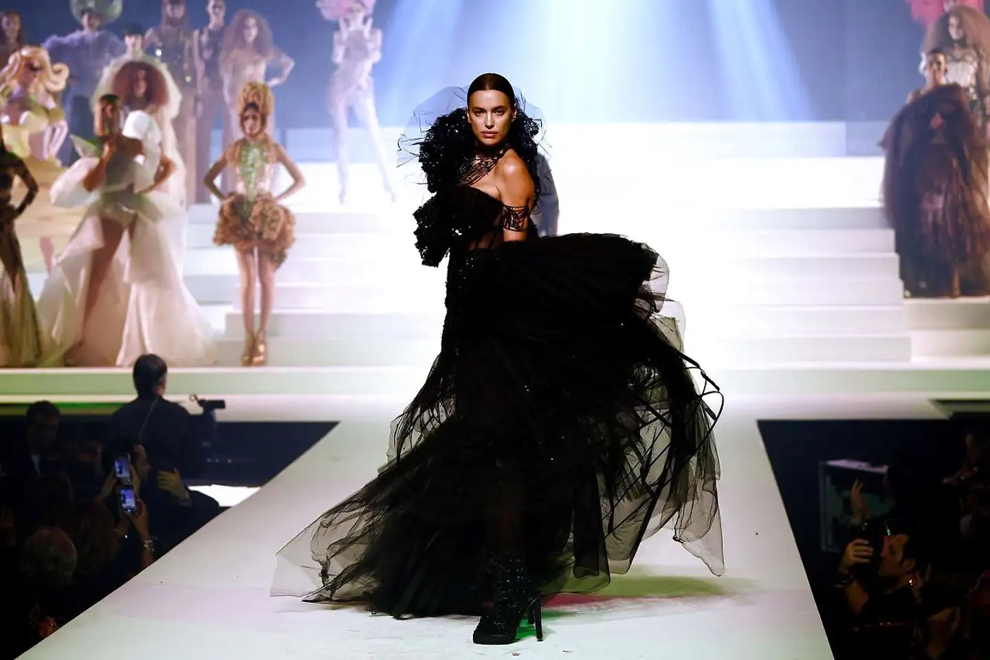 Den russiske model Irina Shayk på catwalken.