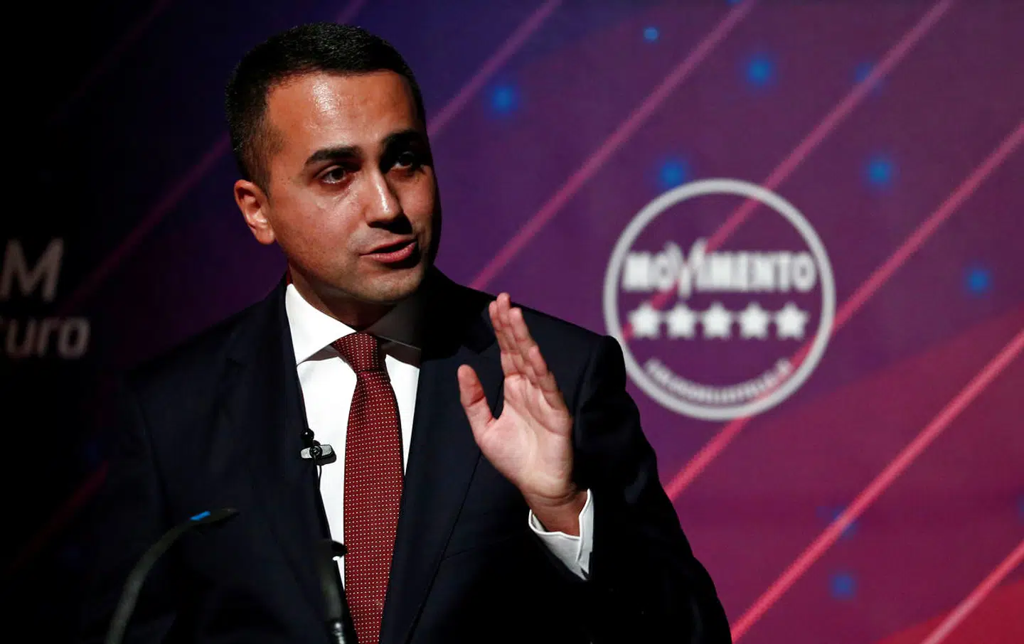 Partileder Luigi Di Maio trækker. REUTERS/Guglielmo Mangiapane