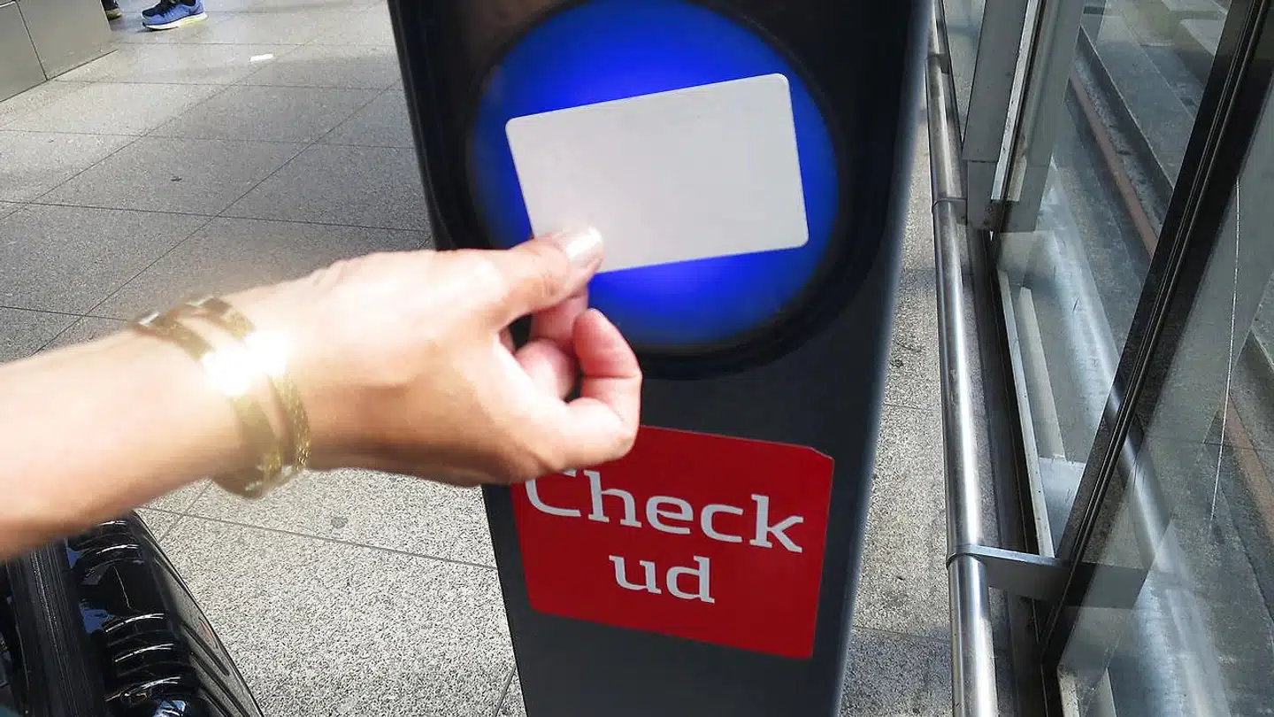 Landets pensionister skal alligevel ikke skifte deres mimrekort ud med rejsekortet, har Din Offentlige Transport besluttet.