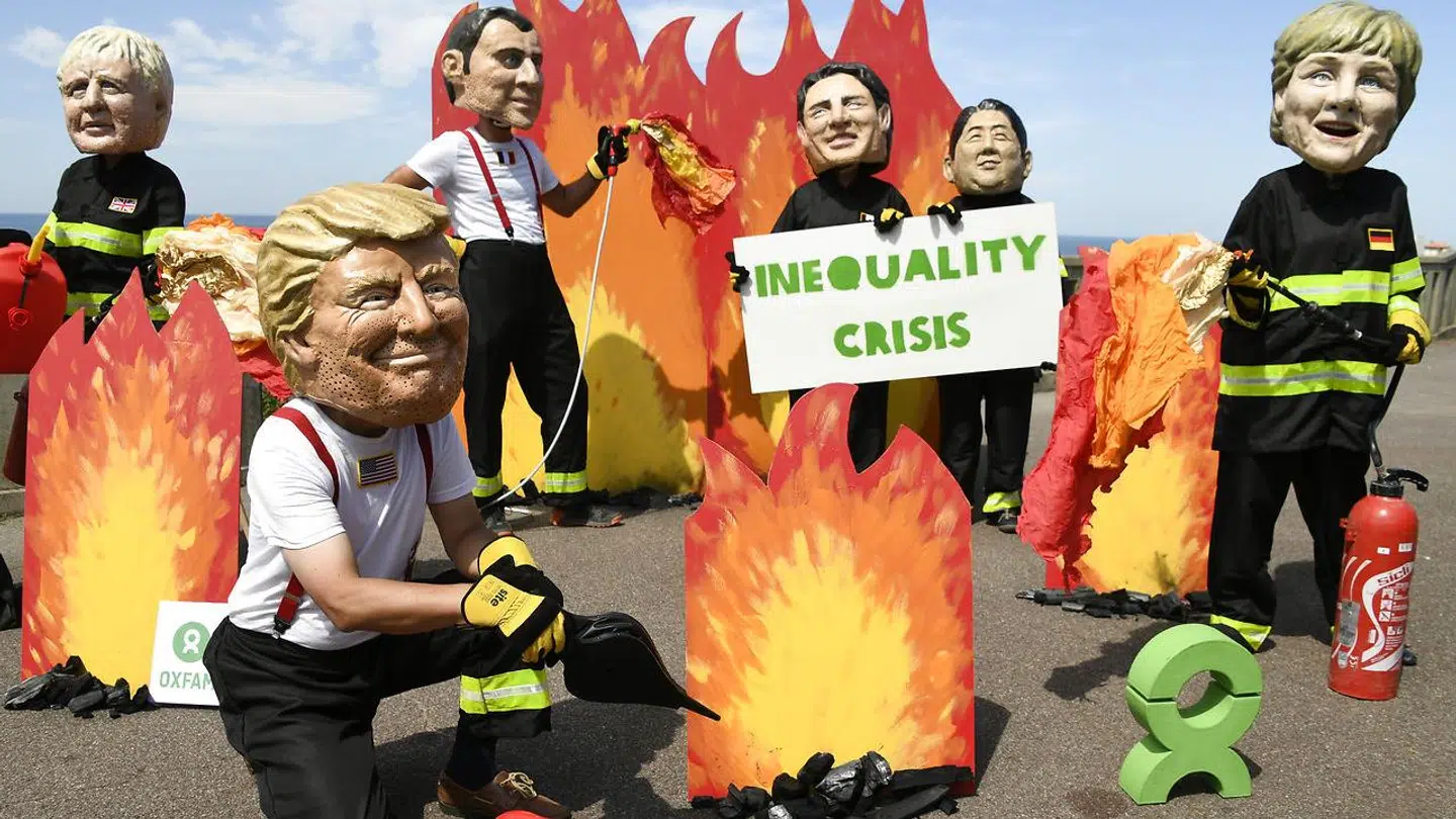 »Oxfam Ibis er meget optaget af ulighed og fordeling, som man må forstå er roden til alt ondt her i verden. Og hvert år udviser Oxfam Ibis stor kreativitet i udvælgelse af tal til at fremmane et billede af en stadigt stigende ulighed. Det er bare ikke korrekt, for at sige det mildt,« skriver Niels Westy. På billedet Oxfam-aktivister ved G7-topmøde i Biarritz, Frankrig, 23. august 2019.