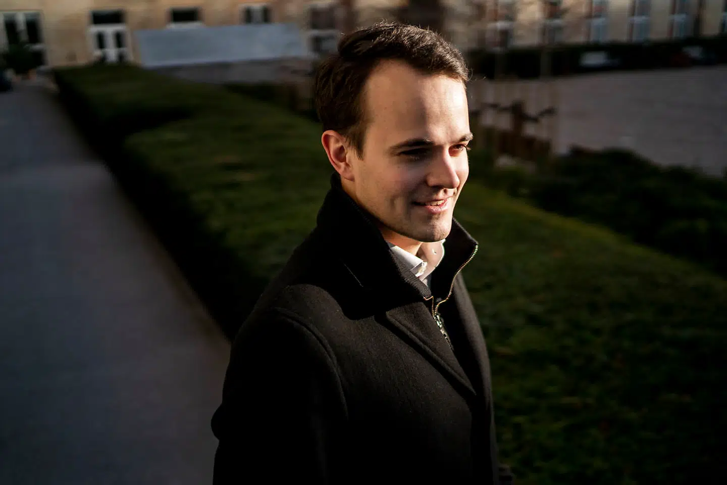 »Du skal vise, at du har sat dig ind i sagen. Overbevis dem om, at hvis du ikke kommer ind på studiet nu, vil det være dårligt for samfundsudviklingen, og hvis de ikke lader dig komme ind nu, udsætter de bare din optagelse til næste år,« siger Mads Holmbom, der har skrevet en bog for kvote 2-ansøgere.