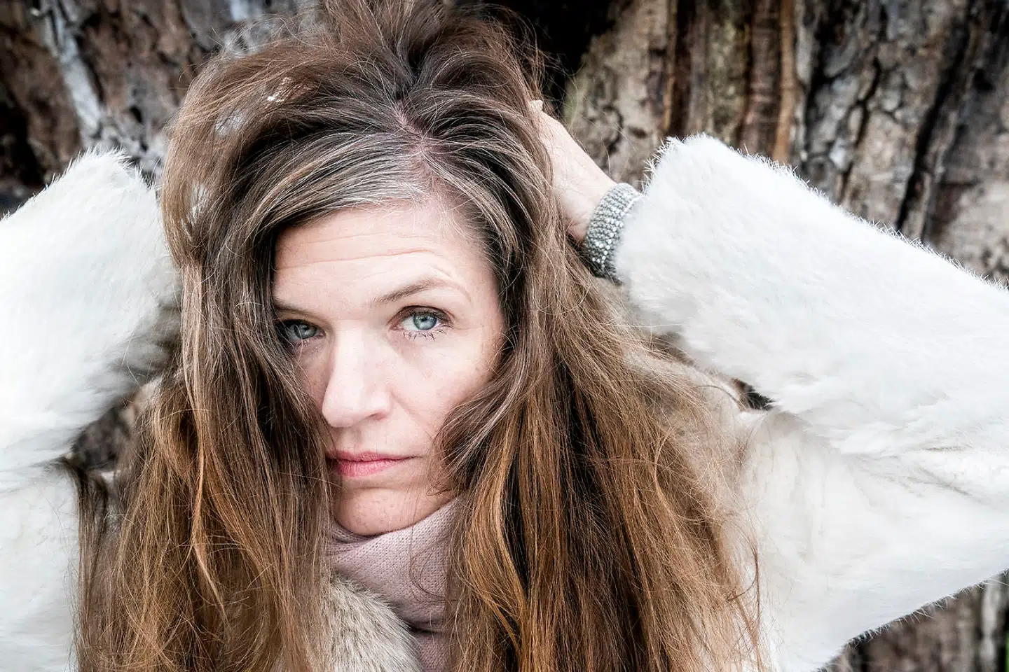 »Når jeg går i gang med at skrive en roman, og til den er færdig, kommer der faser med meget stort ubehag og angst, men der kommer også faser med meget stor eufori, glæde og lyst«.