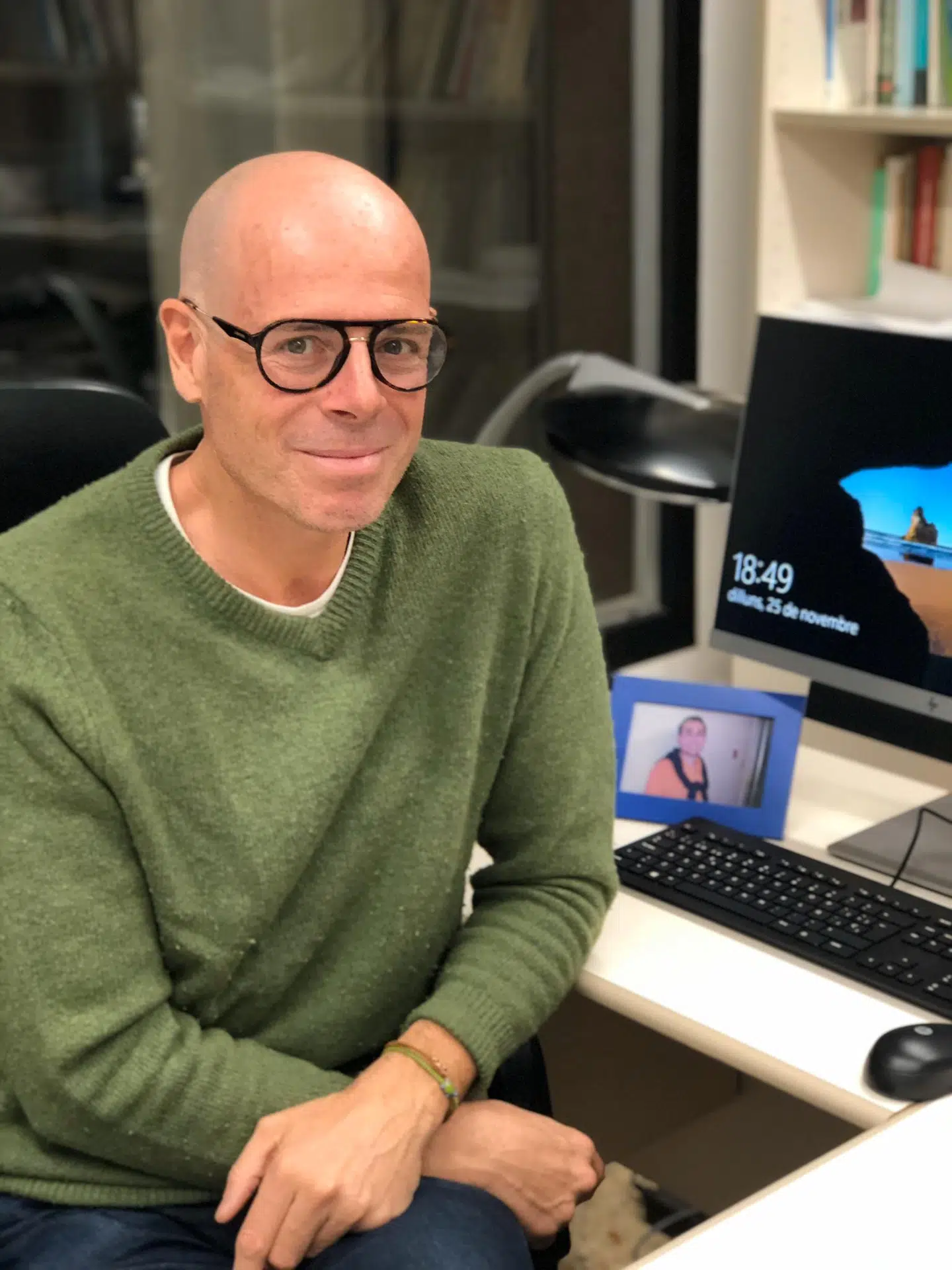 Advokat Iván Jimenez Aybar repræsenterer Ahmed Samsam i Spanien. Ved siden af arbejdet som advokat underviser han på et universitet i Barcelona. »Princippet, om at man er uskyldig, indtil det modsatte er bevist, blev groft tilsidesat,« siger han.