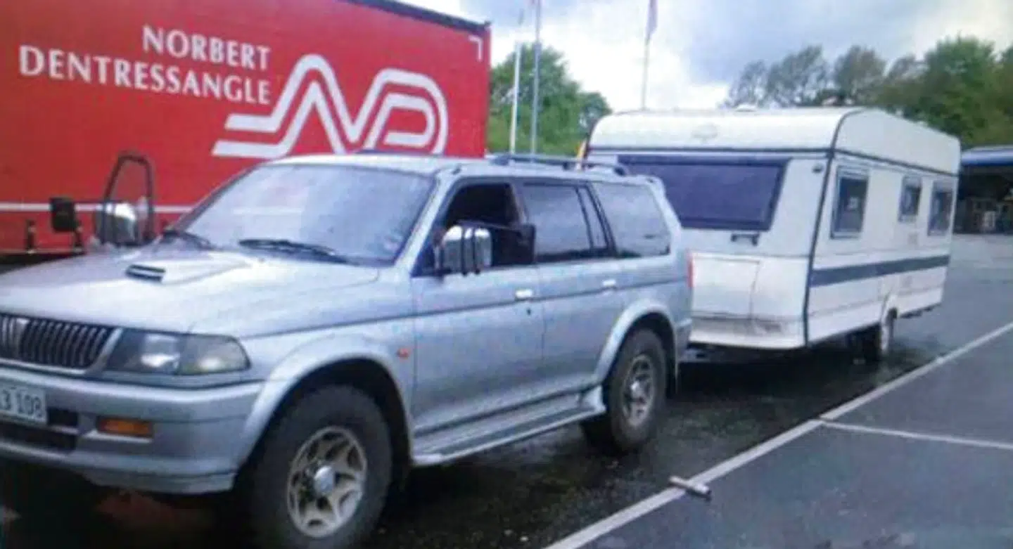 I foråret 2014 skulle Ahmed Samsam afsted igen. Det var blevet mere risikabelt at flyve, og det blev aftalt, at han skulle afsted i bil. Ahmed Samsam fik penge af FE, købte en bil, en Mitsubishi Pajero 4-hjulstrækker.