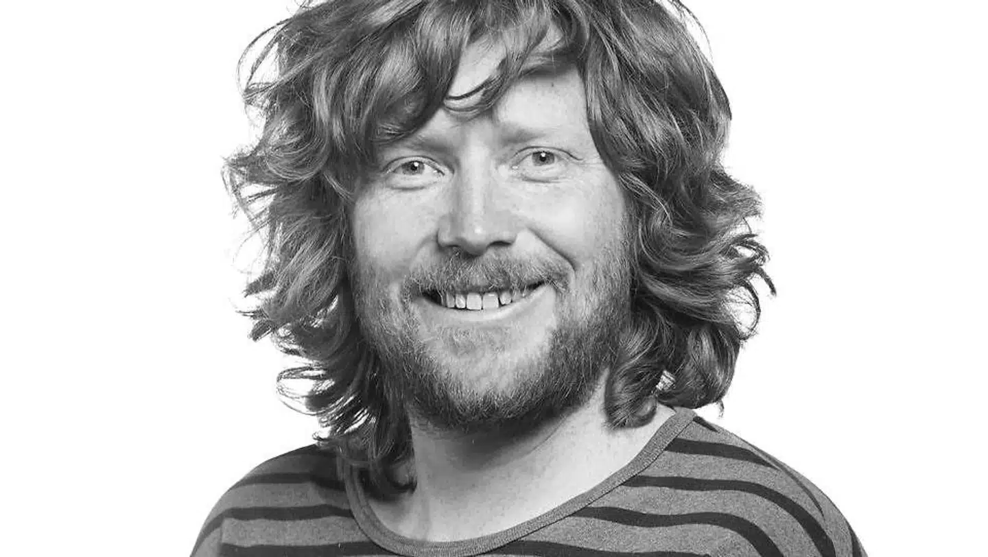 Christoph Ellersgaard, forsker og adjunkt på CBS, vil lade lodtrækning afgøre, hvem der kommer ind på drømmestudiet. »En af pointerne er netop at sænke barren, så vi modvirker stress blandt unge,« siger han.