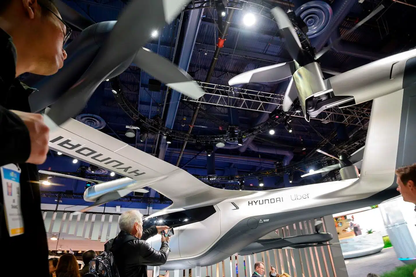 Hyundai og Uber har indgået samarbejde om en elektrisk flyvende taxi. Arkivfoto: Robyn Beck/AFP/Ritzau Scanpix