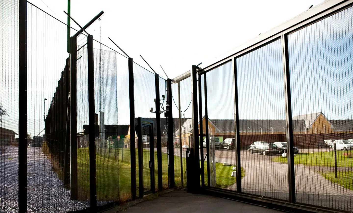 Ellebæk, hvor de afviste irakiske asylansøgere, der blev anholdt under rydningen af Brorsons Kirke, sidder.