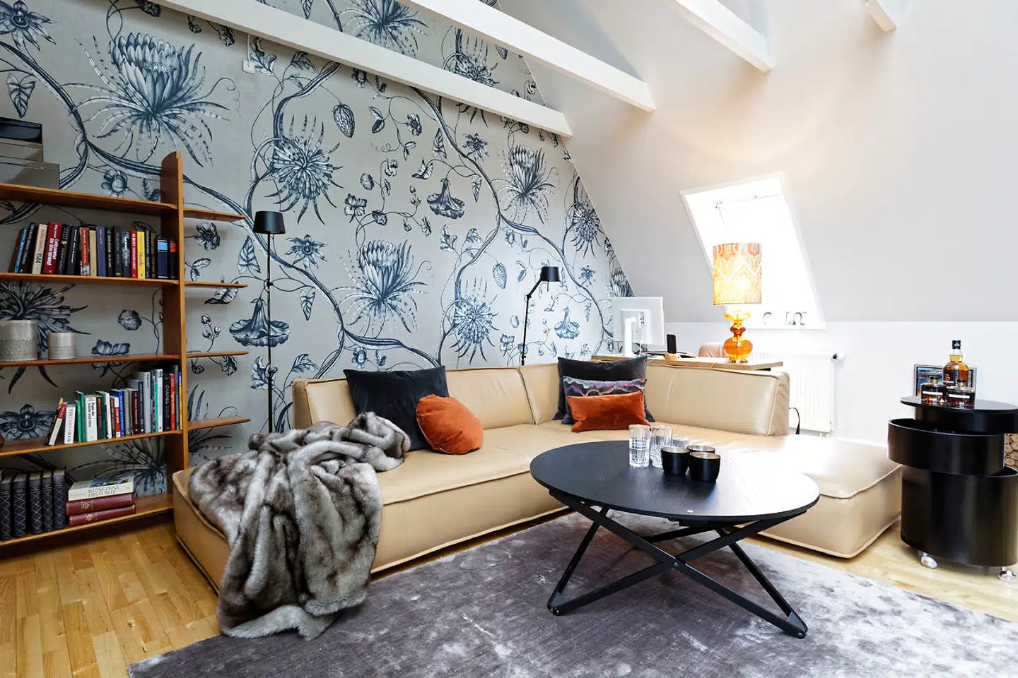 Stormønstret tapet og åbent til kip.