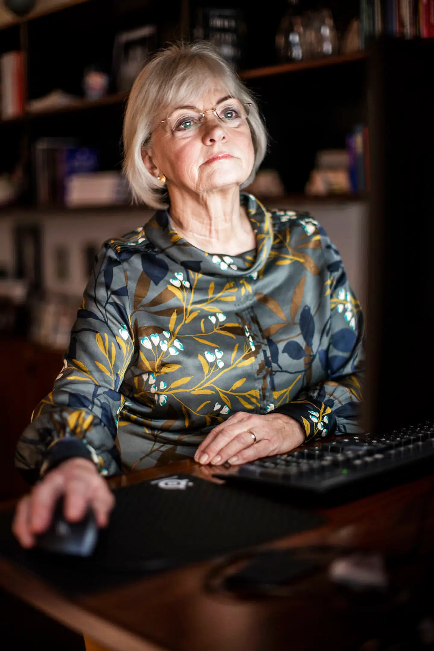 Dansk Folkepartis Pia Kjærsgaard mener, at en lille elite har mast samfundsdebatten ind i så snævre rammer, at et stort flertal af danskerne ikke længere tør sige deres mening.