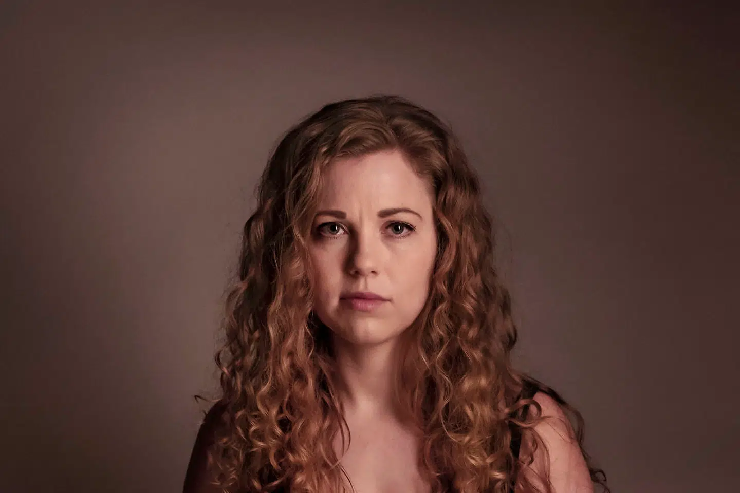 »Jeg havde svært ved at følge med på studiet, og det skammede jeg mig over, og så begyndte tvangsoverspisningen også at fylde mere,« siger Katrine Gisiger.