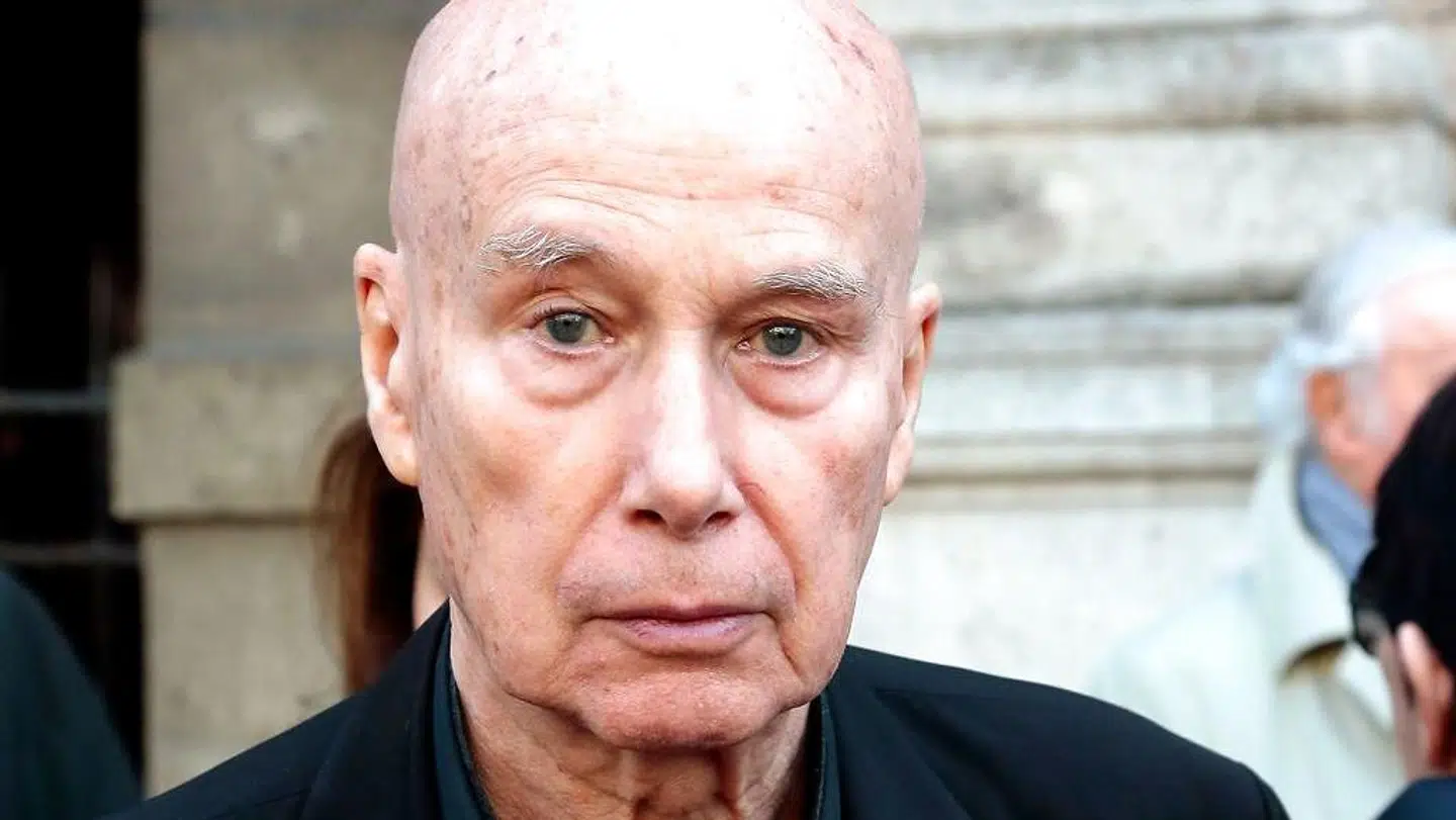 Den franske essayist Gabriel Matzneff bliver efterforsket af politiet, efter at en kvindelig forlægger har beskrevet, hvordan hun blev udsat for overgreb af forfatteren, da hun var 14 år.