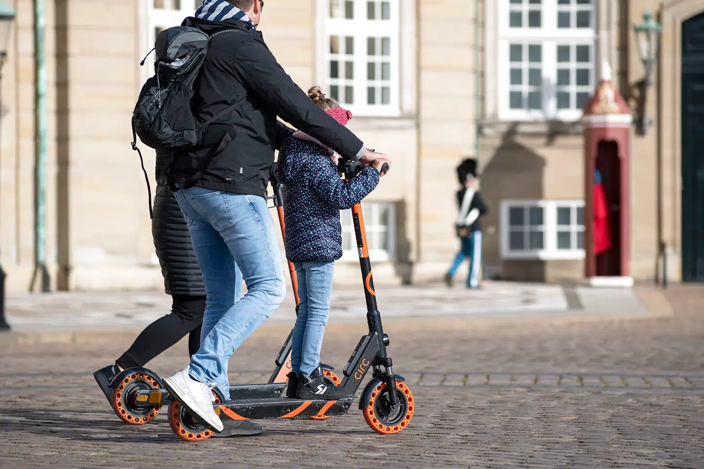 Politiske partier, der til sammen kan tælle til langt mere end 90, ønsker at stramme reguleringsskruen overfor de – særligt i København – udskældte udlejningsløbehjul.