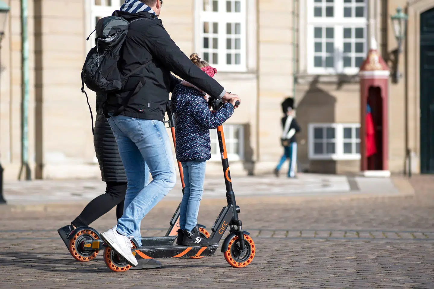 Politiske partier, der til sammen kan tælle til langt mere end 90, ønsker at stramme reguleringsskruen overfor de – særligt i København – udskældte udlejningsløbehjul.