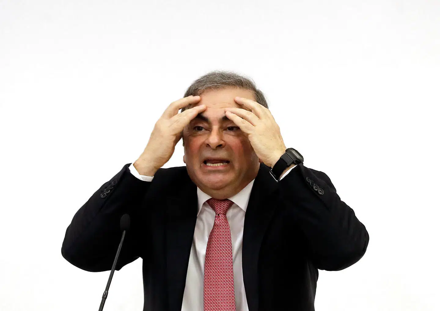 »Min ufattelige lidelse skyldes arbejde fra skruppelløse og hævngerrige individer,« sagde den 65-årige tidligere topchef i Renault-Nissan Carlos Ghosn ifølge tyske Handelsblatt på et tre timer langt pressemøde i Beirut onsdag.