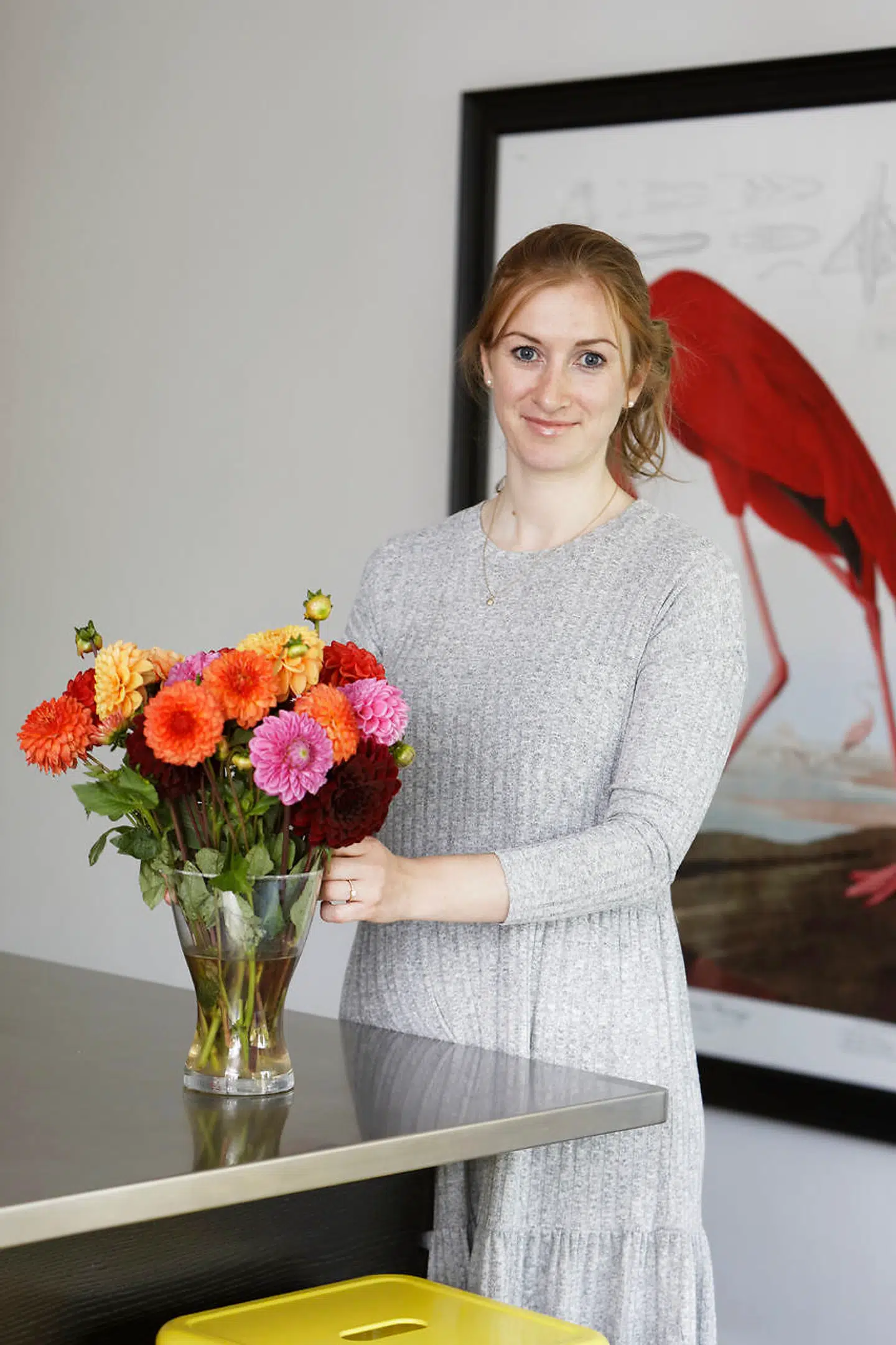 For Karoline Nakel er farveklatter i det ellers sort-hvide hus vigtige – for ikke at sige nødvendige.