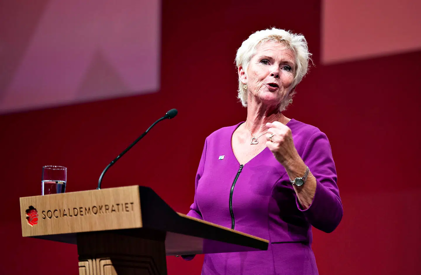 Har erhvervsminister Simon Kollerup lige udnævnt Lizette Risgaard til hovedaktionær i regeringens erhvervspolitik? Her taler Risgaard på Socialdemokratiets kongres.