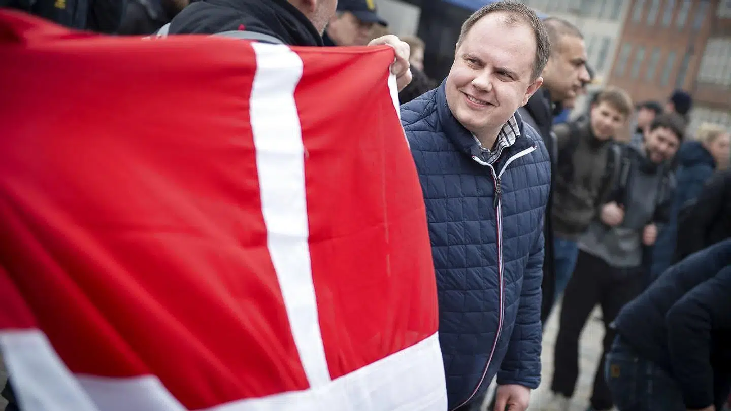 »Danskhed og kristendom er uløseligt bundet sammen. Selvom de fleste danskere ikke nødvendigvis går i kirke hver søndag, så hviler vores værdier, traditioner og normer i høj grad på vores kristne kulturarv. Det definerer vores folkelige fællesskab. I skærende kontrast hertil står islam,« skriver Katrine Winkel Holm og Martin Henriksen.