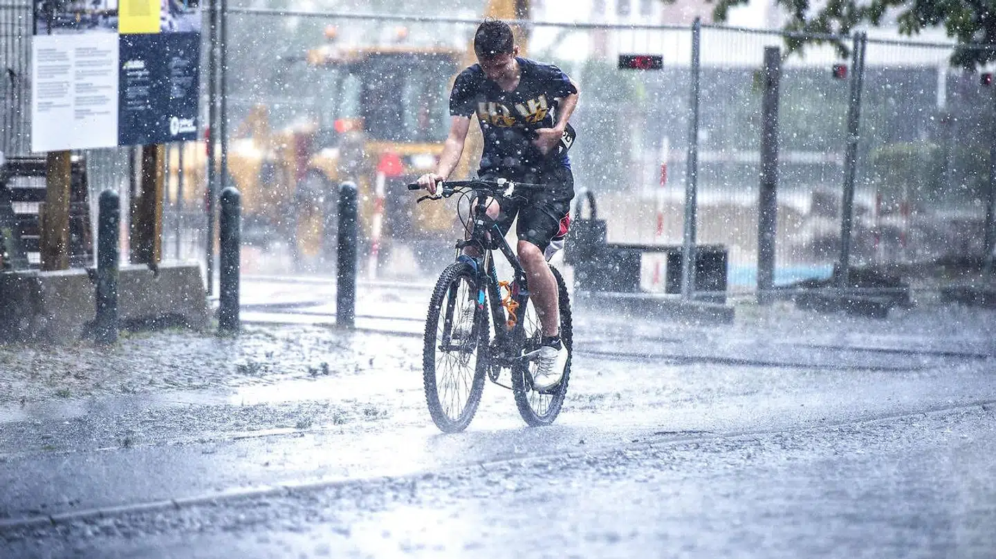 Tendensen er klar: Fremtidens danske vejr bliver efter alt at dømme endnu vådere end i dag. Her var det kraftig regn over Aalborg 30. juli 2019.
