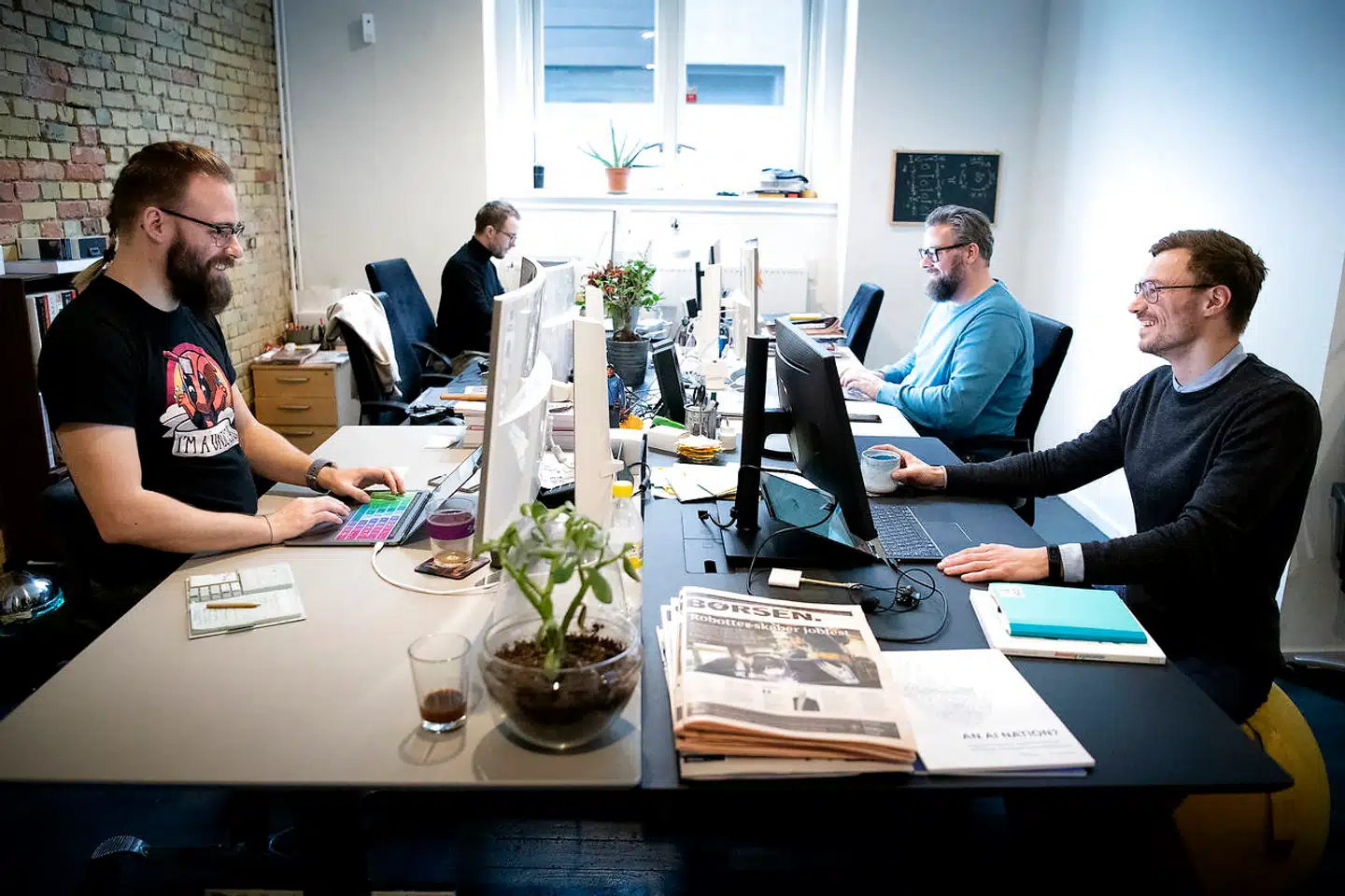 Hos Abzu er der ingen chefer, og alle må selv bestemme deres løn. Men kan det virkelig lade sig gøre?