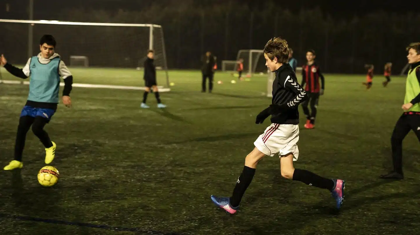 De mange børn i BK Vestia på Vesterbro vidner om, at der er stort behov for fodboldbaner i Københavns Kommune.