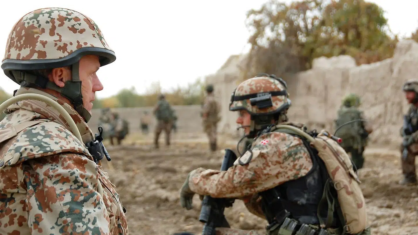 »Fra 1815 til 1917 var forholdene i Europa grundlæggende ordnet af Wienerkongressen. Så kom den sovjetiske tidsalder 1917-1991. Men hvad skete der så? Uden at forstå dette tror jeg ikke, vi kan trænge dybere ned i de krige, Danmark har deltaget i. Og dermed heller ikke i vores egen rolle,« skriver Henrik Dahl.