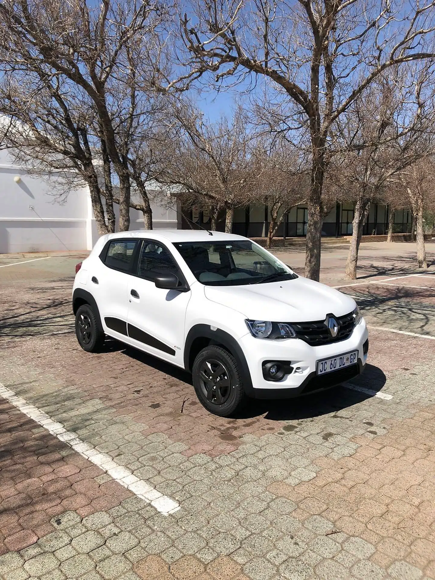 Årets værste biloplevelse: Renault Kwid er en tredjeverdensbil fra Renault til markeder i Afrika og Asien. Det er en gennemført jammerlig bil, der gør mig glad for, at bilproducenterne holder et rimeligt bundniveau på vores breddegrader.