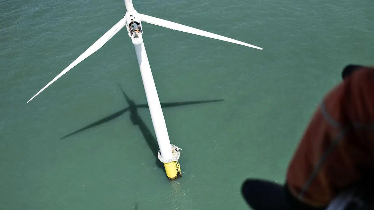 »Knap 70.000 danskere arbejder i dag i et grønt erhvervsliv, vi ikke havde for bare 30 år siden. Og den grønne eksport står for omkring ti pct. af vores eksport. Tænk hvad det ikke kan blive til, når regeringen går sammen med erhvervslivet og lønmodtagerne om at nå målet på 70 procents reduktion i udledningen af drivhusgasser,« skriver Simon Kollerup og Lizette Risgaard.