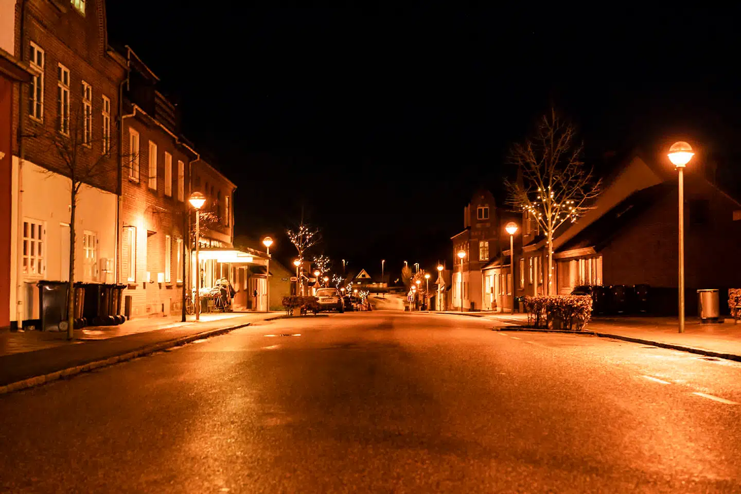 Rasmus Paludan har købt hus i den lille midtjyske stationsby Rødkærsbro – et huskøb, der har sat borgernes tolerance på prøve.